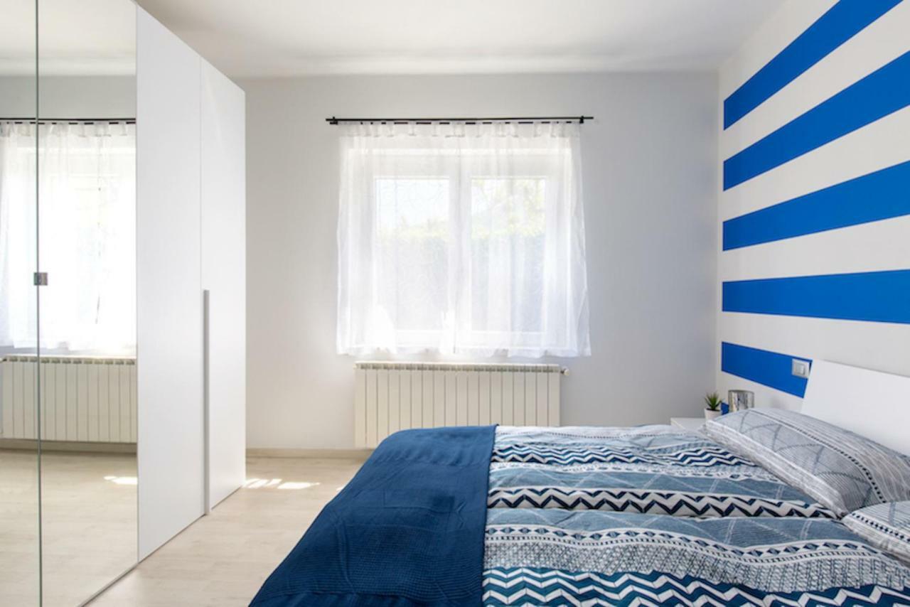 Indigo Blue Cannobio Luaran gambar